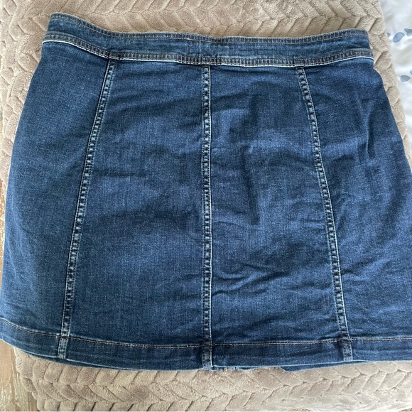 Madewell Jean Skirt - Picture 2 of 5